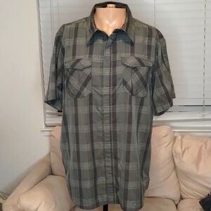 Alpine Design olive green plaid short sleeve shirt Sz L snaps 2 pockets in front